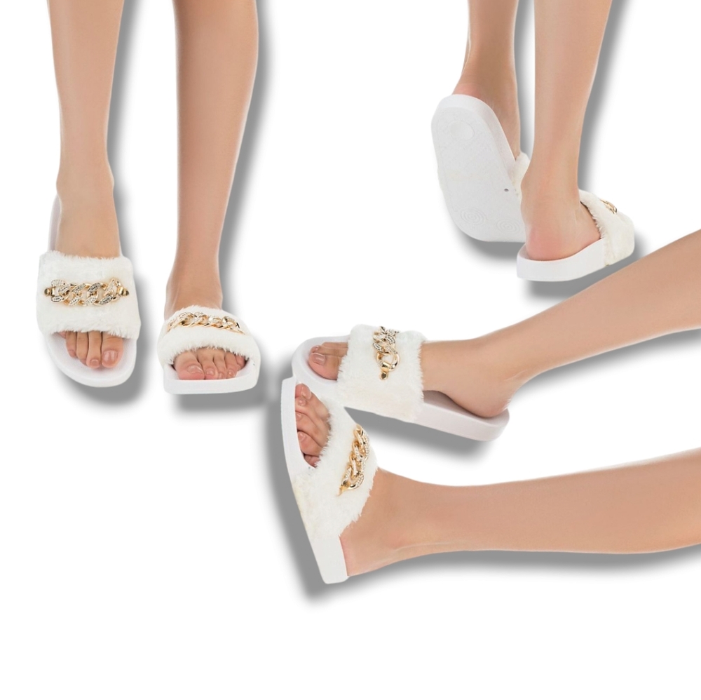 Like New 🌷 Wild Diva Women's White Faux Fur Flat Slides